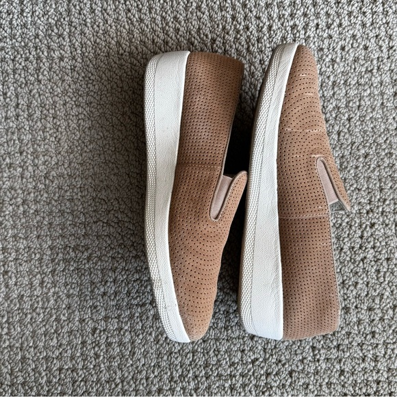 Fit Flops. Euro 38. Tan suede. Gently worn - Picture 2 of 4